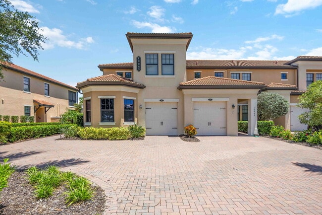Building Photo - "Spacious 2-Bed, 2-Bath W/Den Condo Retrea... Unit #101