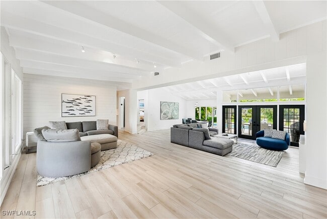 Photo - 134 16th Ave S