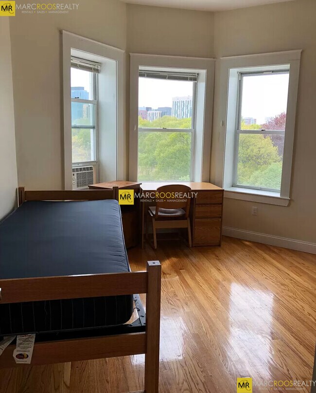 Photo - 70 Fenway Unit 31