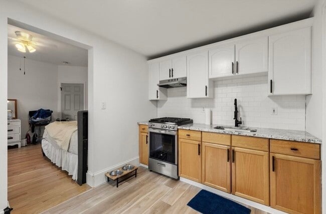 Building Photo - 12 Gould St Unit 4