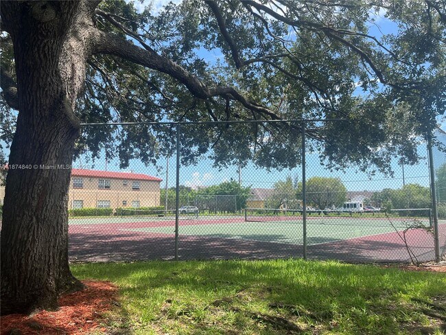 Photo - 8710 SW 3rd St Unidad 104