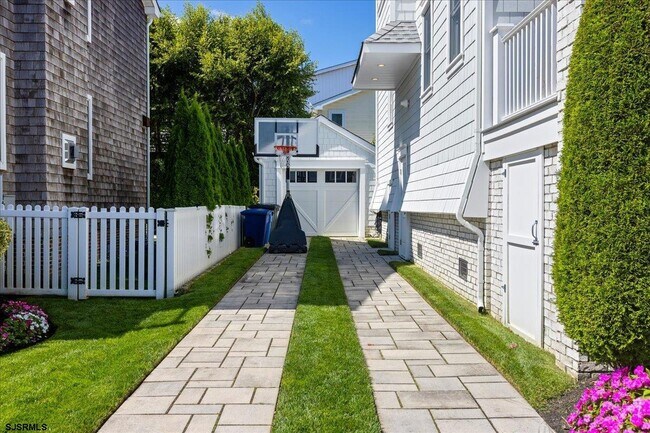 428 N Pembroke Ave