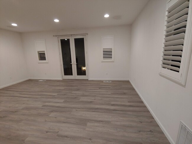 Building Photo - 153 Lucy Ln Unit Apt 2