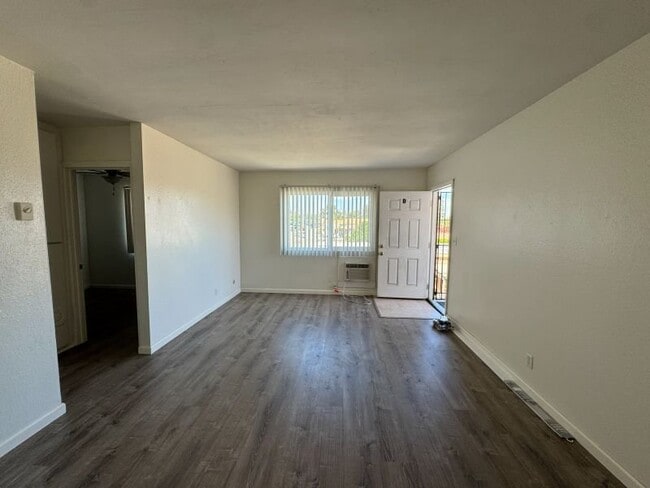 12608 Julian Ave