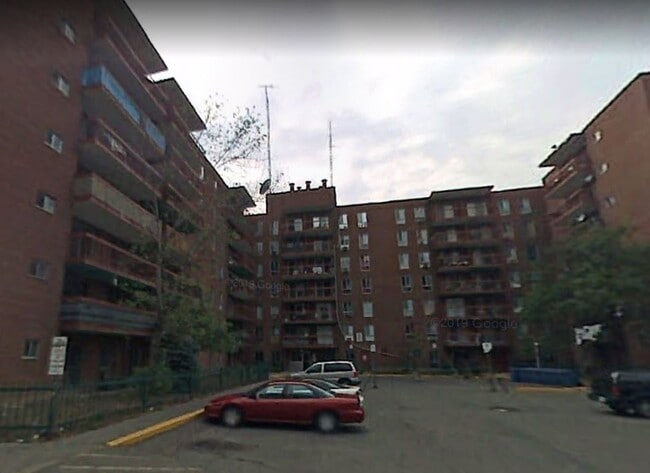 Photo - 45 Barlake Av