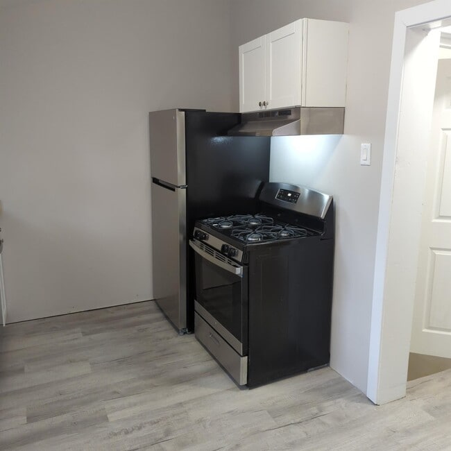 Photo - 220 Grandview Ave