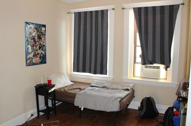 Photo - 1653 Commonwealth Ave