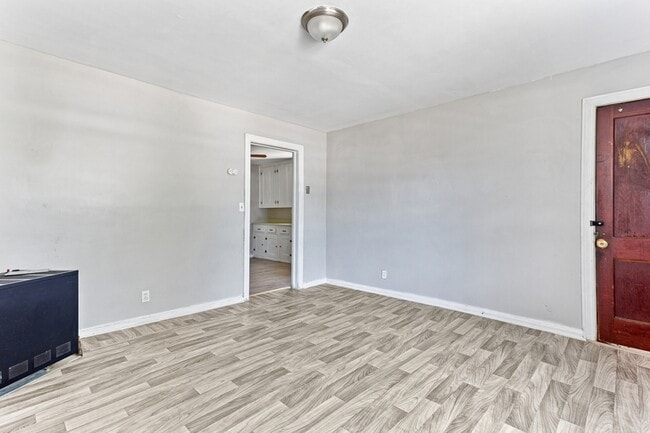 Photo - 1940 Pearl Ave Unit upper