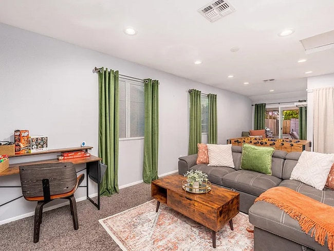 Photo - 7414 E Moreland St