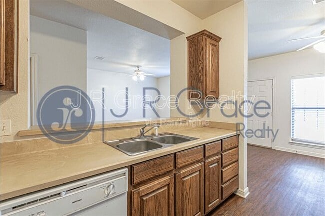 Photo - 10009 Amber Cir