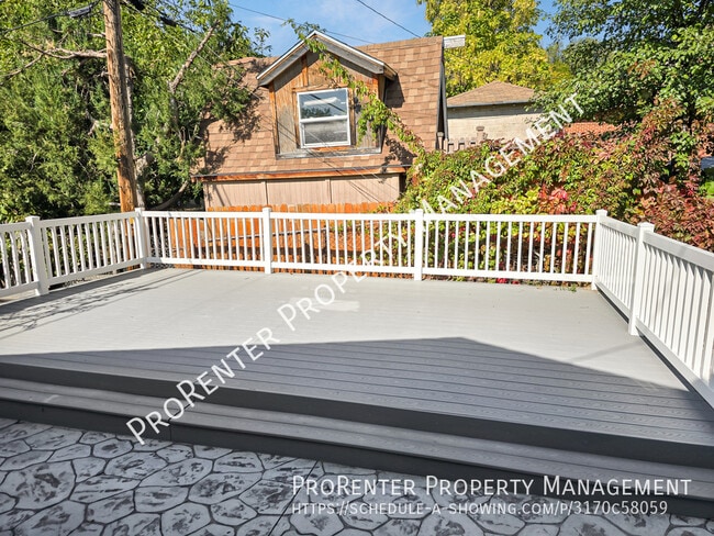 Photo - 1162 Collins Blvd