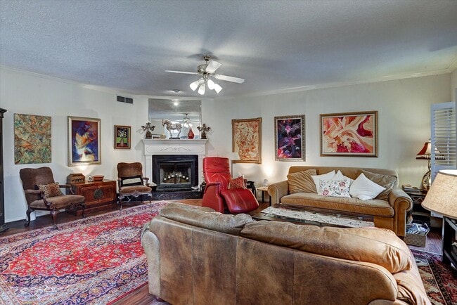 Photo - 2125 Bering Dr Unidad 2125