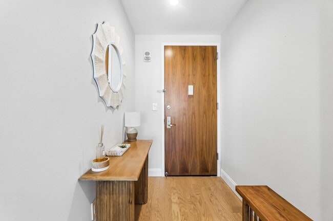 Photo - 20 Newport Pkwy Unidad 1511