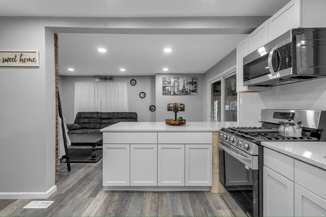 Photo - 190 Wakefield Ave