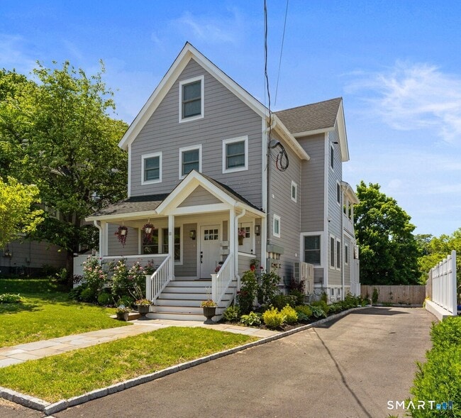 Building Photo - 11 Quintard Ave Unit 1