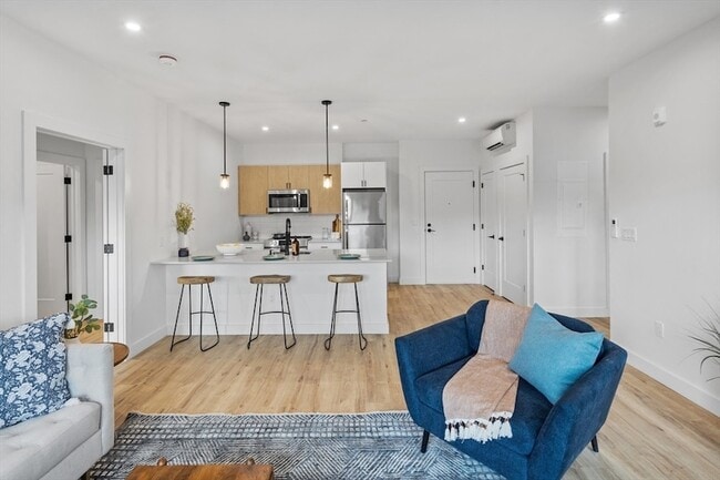 Photo - 635 Main St Unit 209