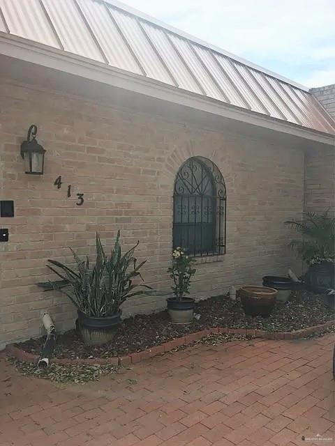 Building Photo - 413 Uvalde Ave Rental