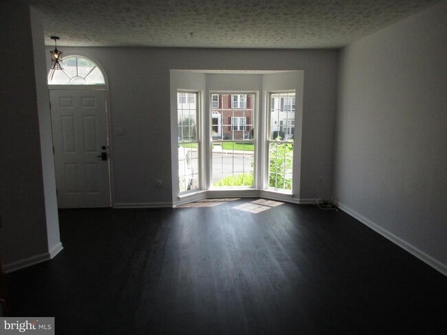 Photo - 1024 Jeanett Way