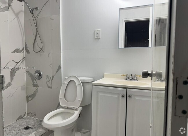 Building Photo - 1471 NE 170th St Unit 119A Rental