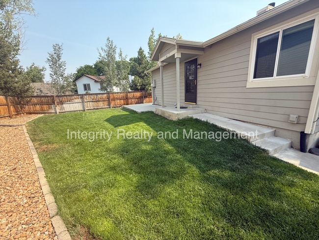 Photo - 475 E Chiswick Cir