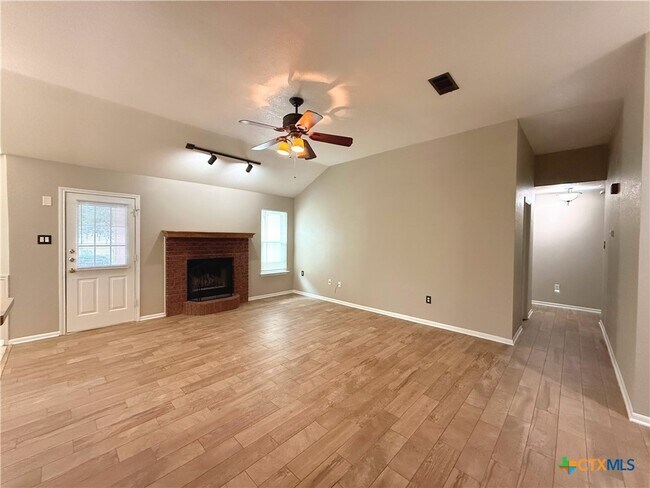 Photo - 1002 Northern Dancer Dr