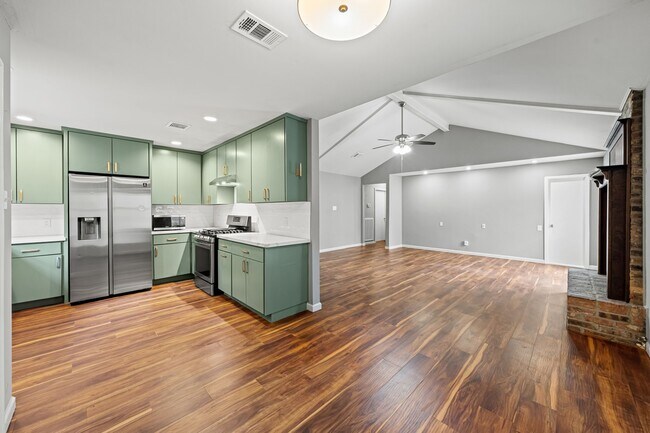 Photo - 25802 Maplewood Dr