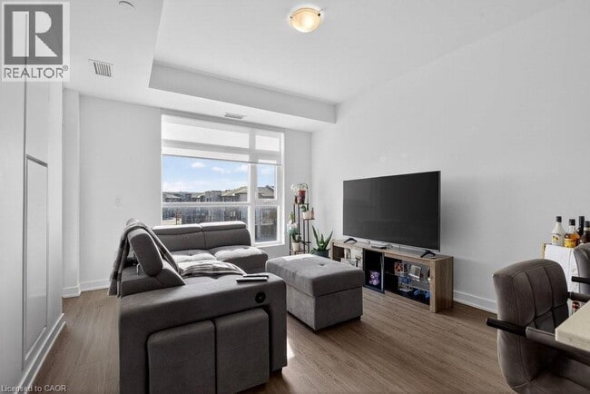 Photo - 600 N Service Rd Unit 302