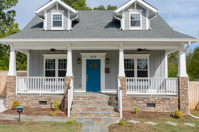 Building Photo - 803 Drew St