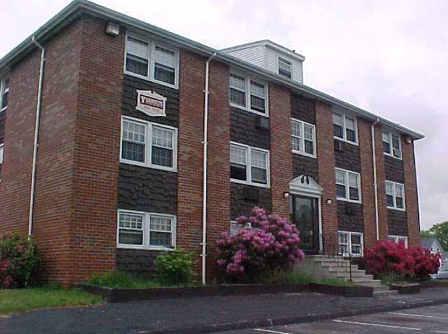 Photo - Yarmouth House