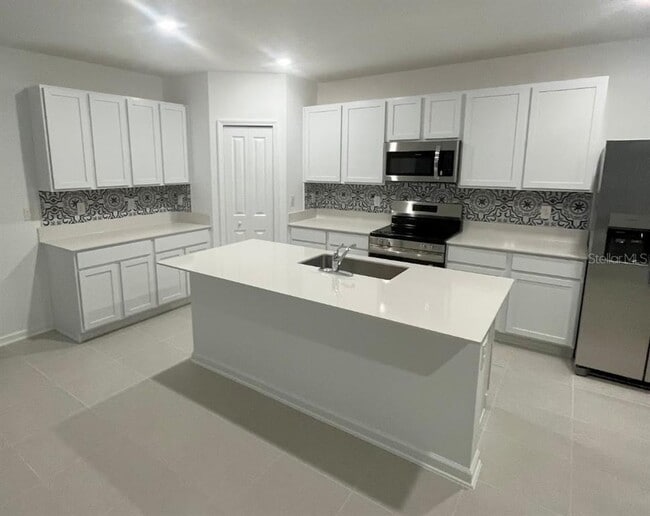 Photo - 2215 Green Valley St