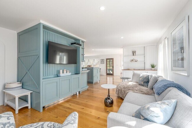 Photo - 19000 Main Rd