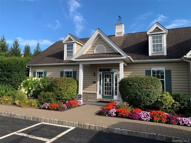 Photo - 620 Creekside Ln