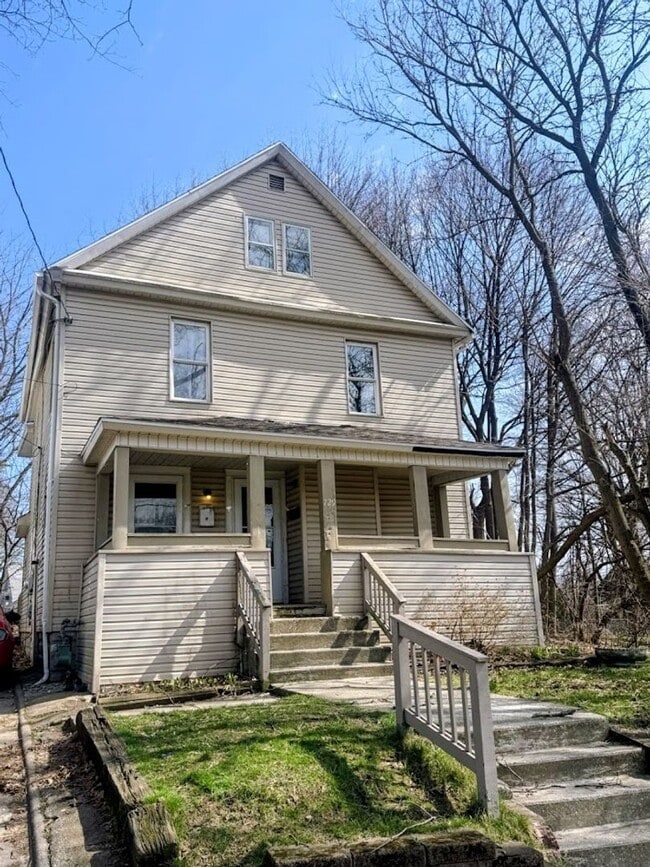 Building Photo - 729 Mallison Ave Unit 729 Mallison Ave - Down