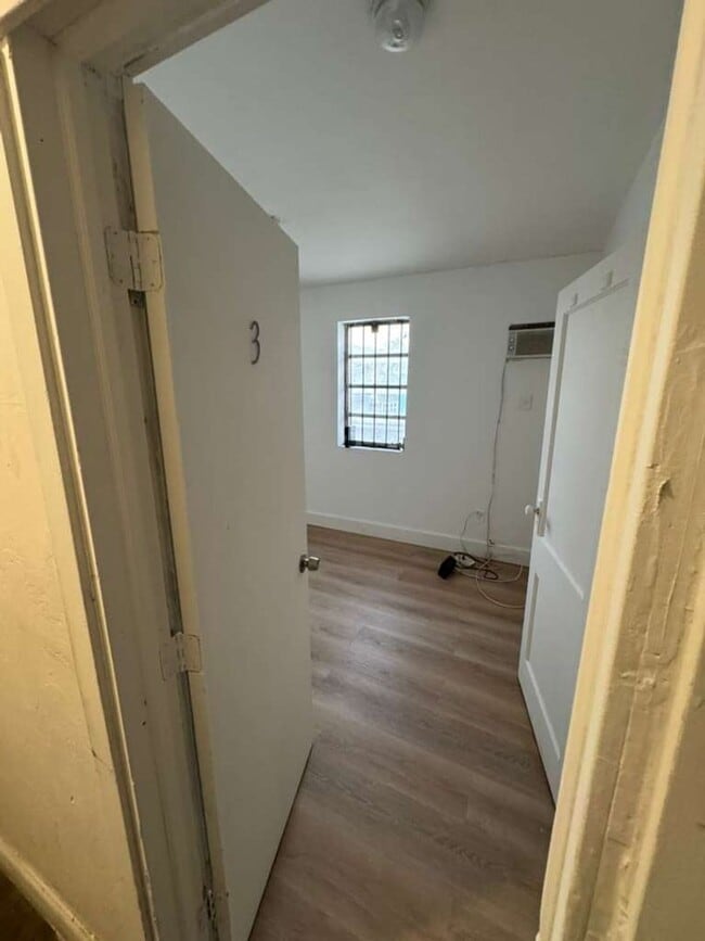 Photo - Renovated Shared Living: Private Unfurnished Room | Low Monthly Costs Unidad 3