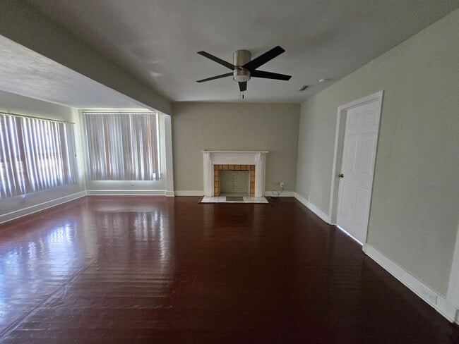 Photo - AVAILABLE NOW - Charming 3 Bed / 2 Bath Ho...