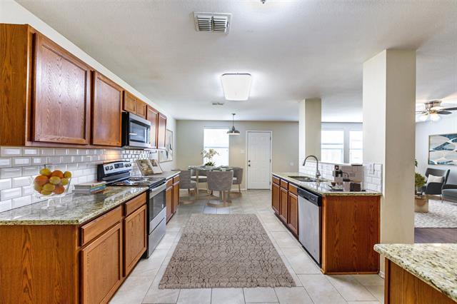 Photo - 6104 St James Pl