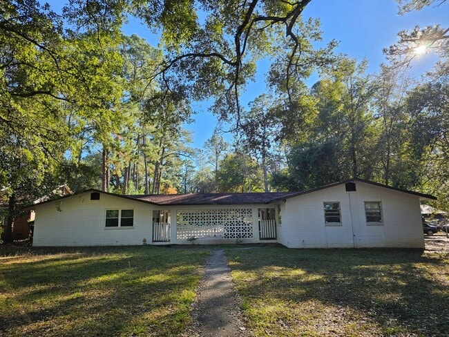 Building Photo - 714 8th Ave Unit B