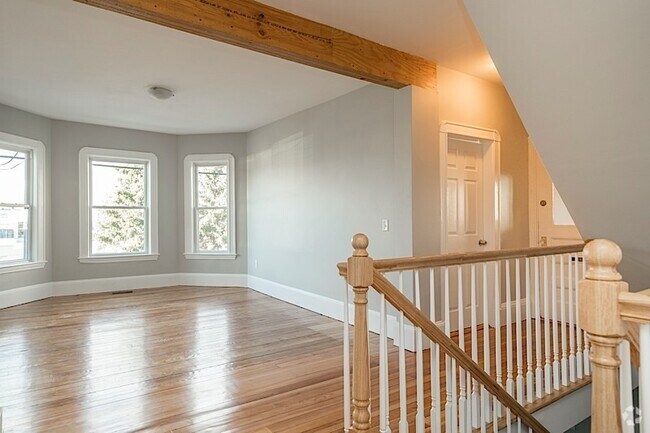 Building Photo - 98 Elm St Unit 1 Rental