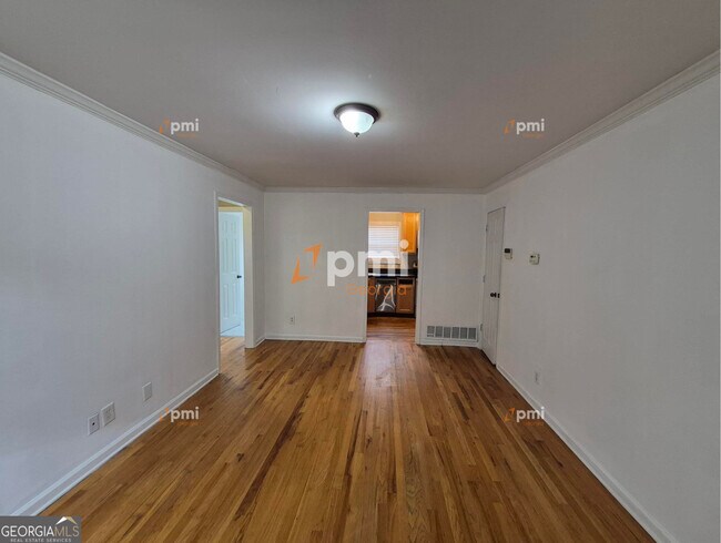 3206 Mathieson Dr NE Unit 4