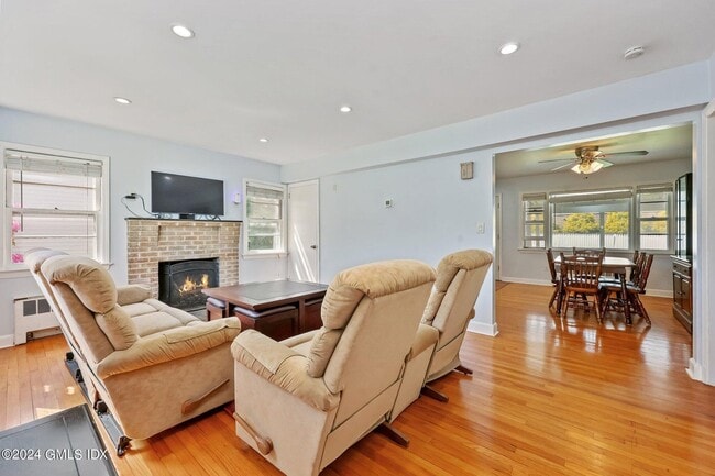 Photo - 10 Fletcher Ave