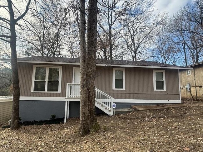 Building Photo - 2716 Longcoy St