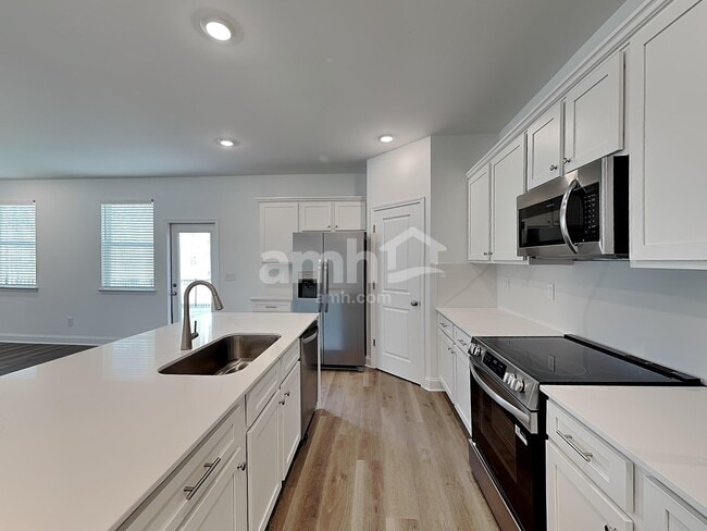 Photo - 232 Hickory Pointe Rd