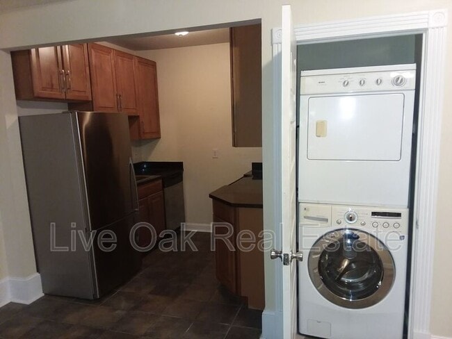 Photo - 405-23rd 1/2 23 1/2 St Unit #3