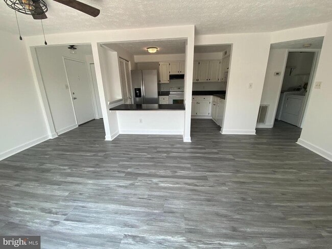 Photo - 3500 Lochearn Ct Unidad K