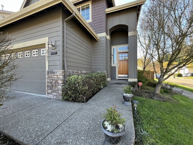 Photo - Beautiful 5 Bedroom Home + Office with Grand Entry, Gourmet Kitchen & Private Backyard