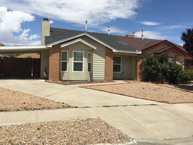 Building Photo - Coming Available September! | Bright & Spacious Home | Open Floor Plan | Large Backyard | Prime N...