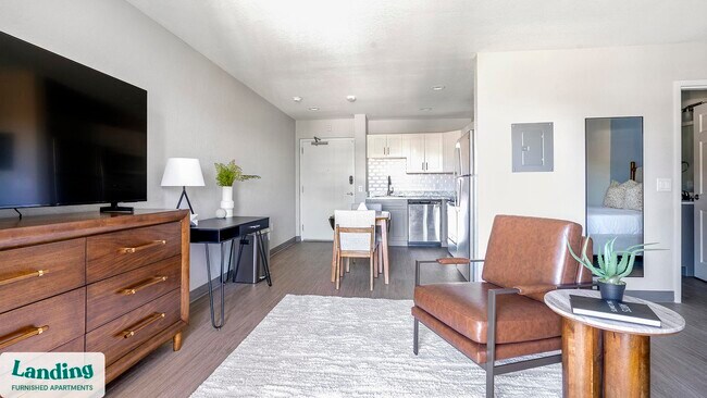 Photo - 2305 Aaron St Unidad 319