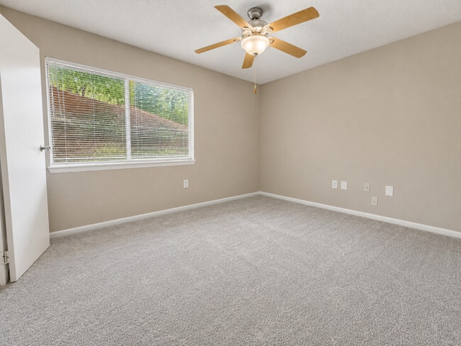 Photo - Oakview Place