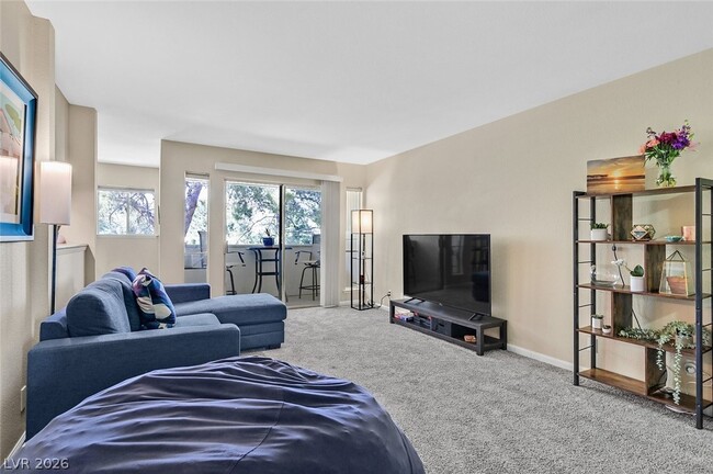 Photo - 668 Oakmont Ave Unit 1724