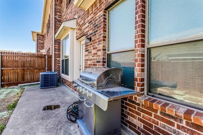 Photo - 3649 Vienna St